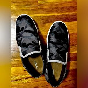 Olukai Women’s Multicolor Slip On Shoes, Size 9